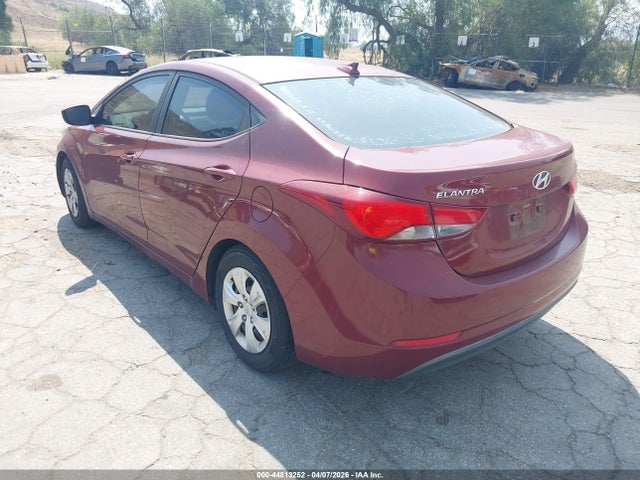 HYUNDAI ELANTRA SE - 3