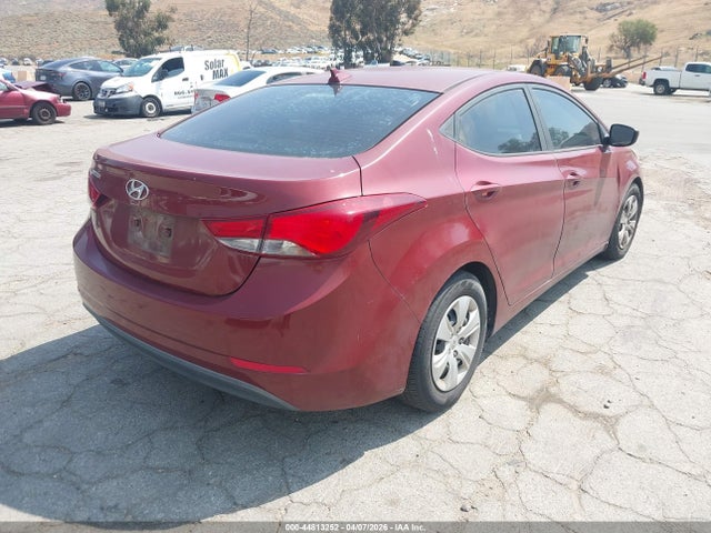 HYUNDAI ELANTRA SE - 4