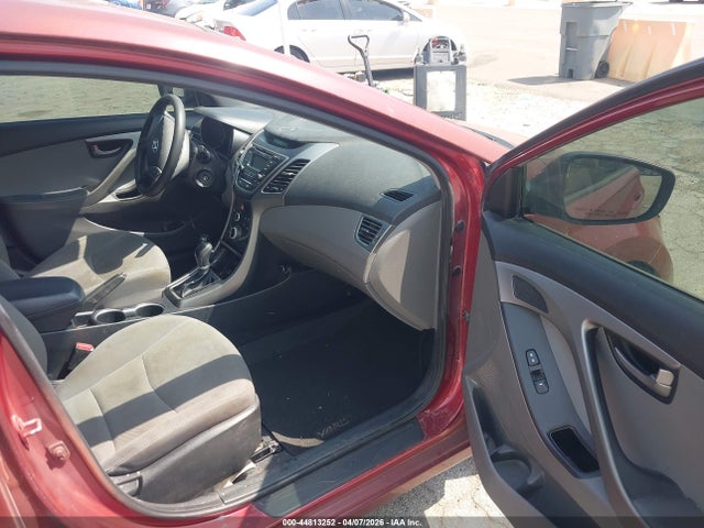 HYUNDAI ELANTRA SE - 5