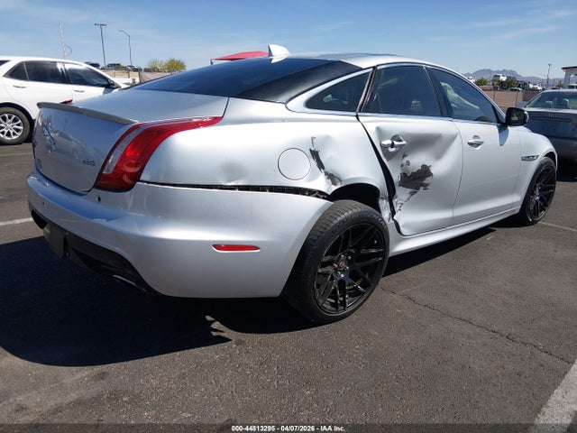 2016 Jaguar XJ — фото 4