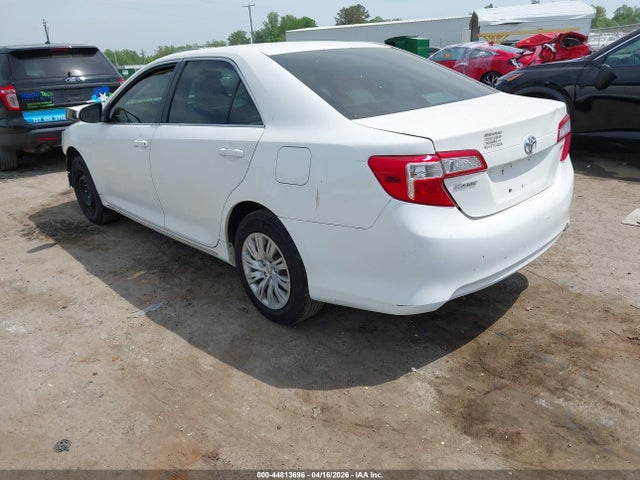 TOYOTA CAMRY - 3