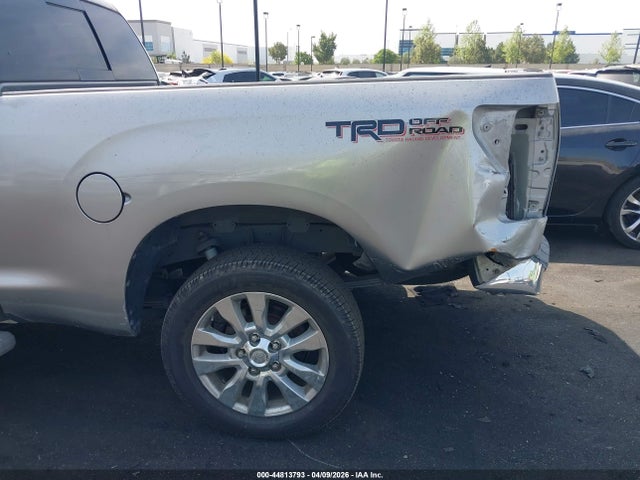 TOYOTA TUNDRA - 6
