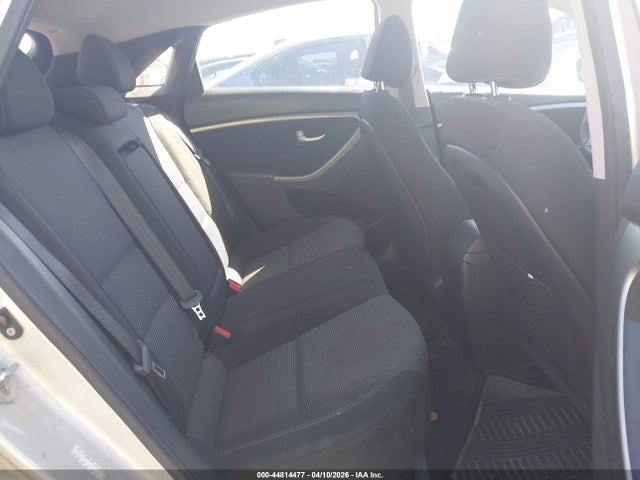 HYUNDAI ELANTRA GT - 8