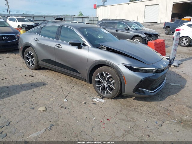 2025 TOYOTA CROWN XLE