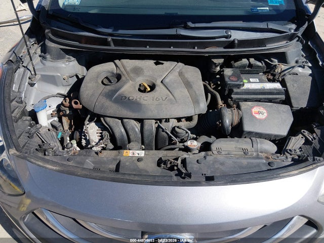 HYUNDAI ELANTRA - 10