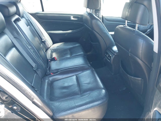 HYUNDAI GENESIS 3.8 - 8