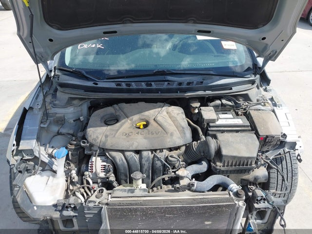 HYUNDAI ELANTRA LIMITED - 10