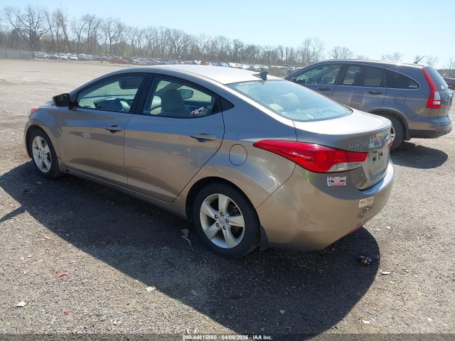 HYUNDAI ELANTRA GLS - 3