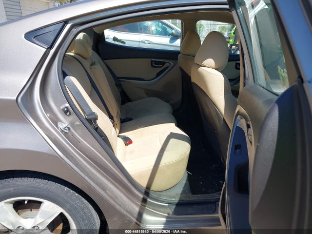 HYUNDAI ELANTRA GLS - 8