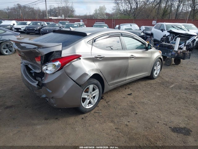 HYUNDAI ELANTRA LIMITED - 4