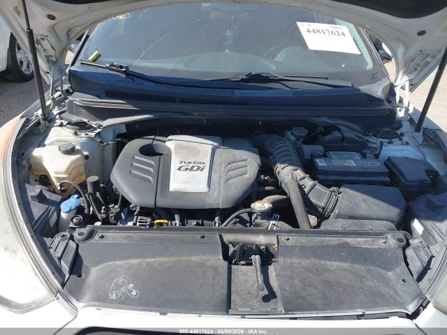 HYUNDAI VELOSTER TURBO - 10