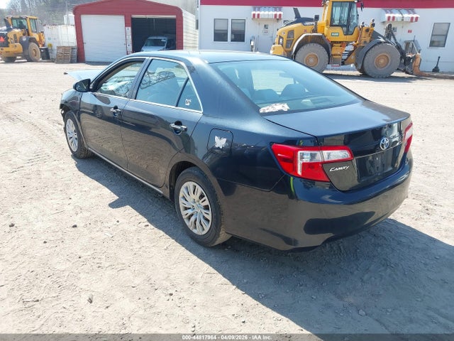 TOYOTA CAMRY - 3
