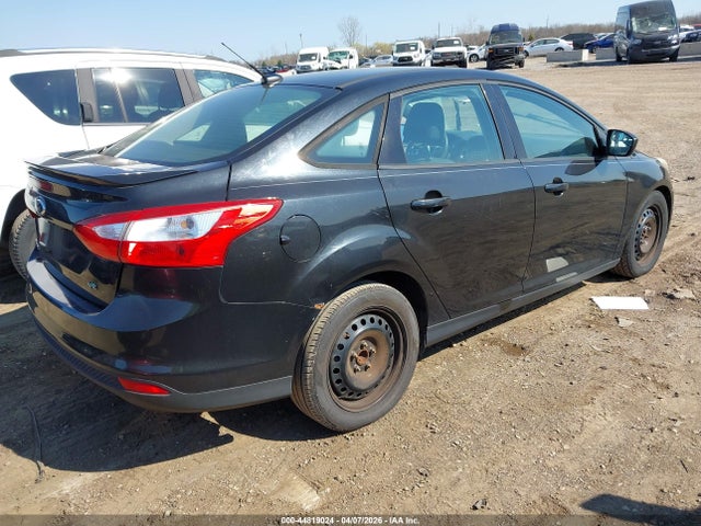 FORD FOCUS SE - 4