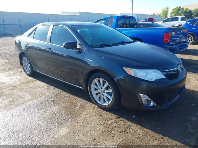 2013 TOYOTA CAMRY XLE
