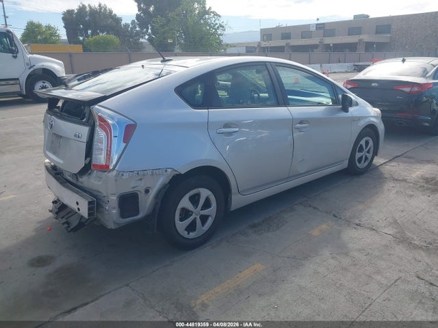 TOYOTA PRIUS - 4