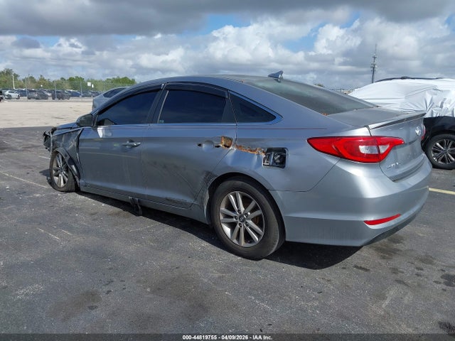 HYUNDAI SONATA SE - 3