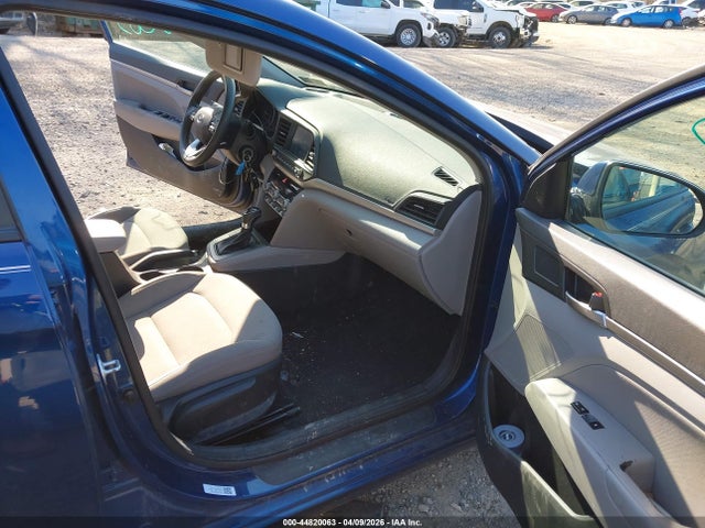 HYUNDAI ELANTRA SEL - 5