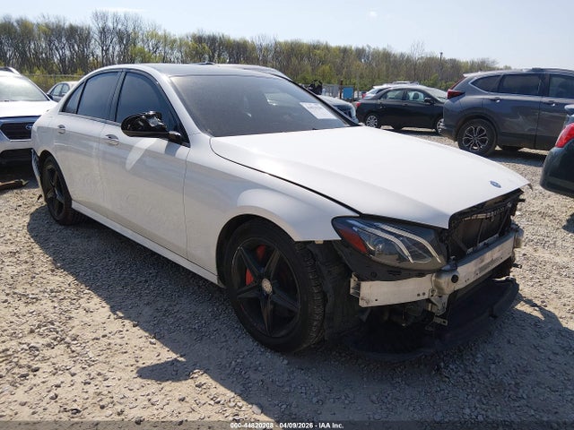 MERCEDES-BENZ E-CLASS - 1