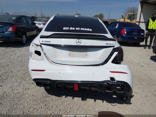 MERCEDES-BENZ E-CLASS - 6
