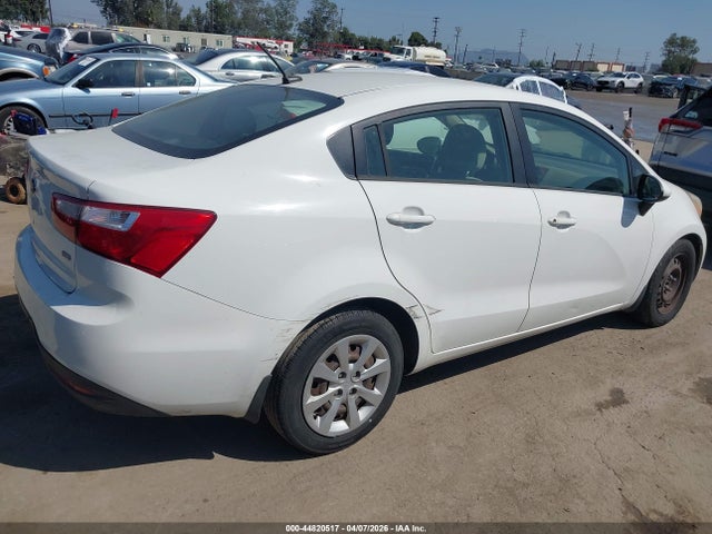 KIA RIO LX - 4