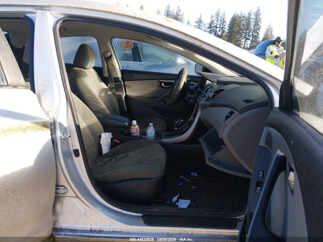 HYUNDAI ELANTRA SE - 5