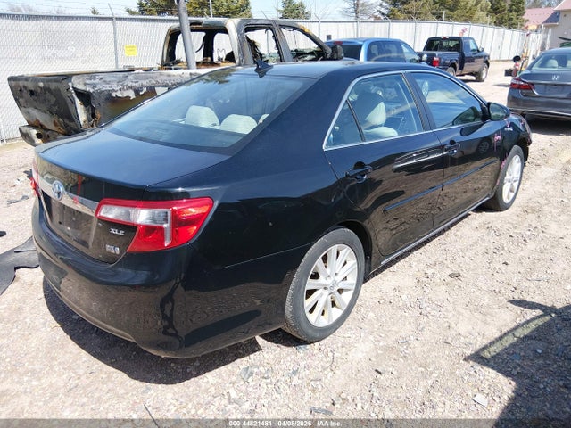 TOYOTA CAMRY - 4