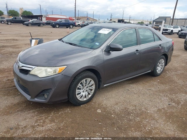 2014 Toyota CAMRY LE photo 2