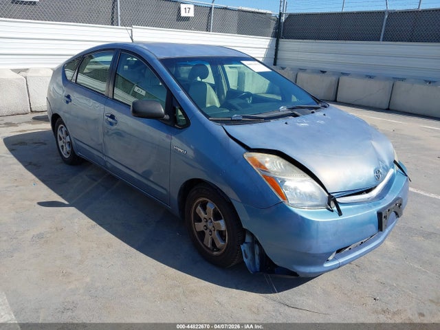 TOYOTA PRIUS - 1