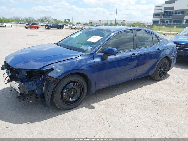 2025 Toyota CAMRY SE photo 2