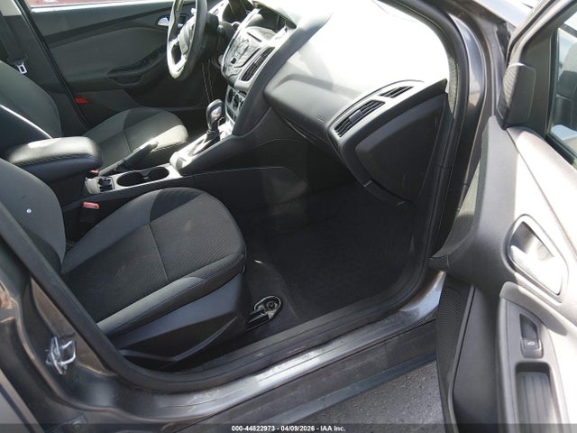 FORD FOCUS SE - 5