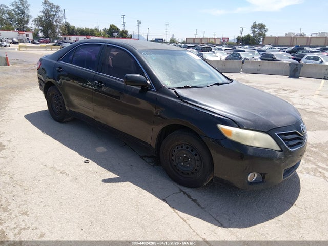 2011 TOYOTA CAMRY LE