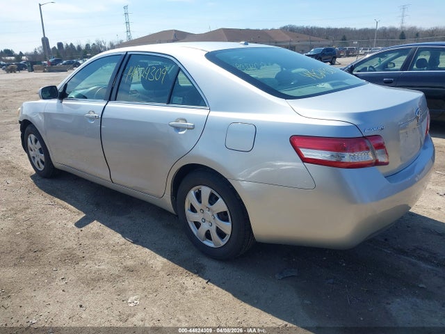 TOYOTA CAMRY - 3