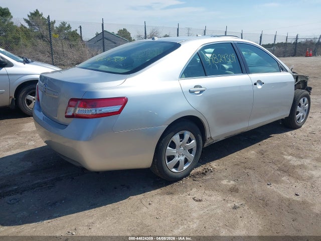 TOYOTA CAMRY - 4
