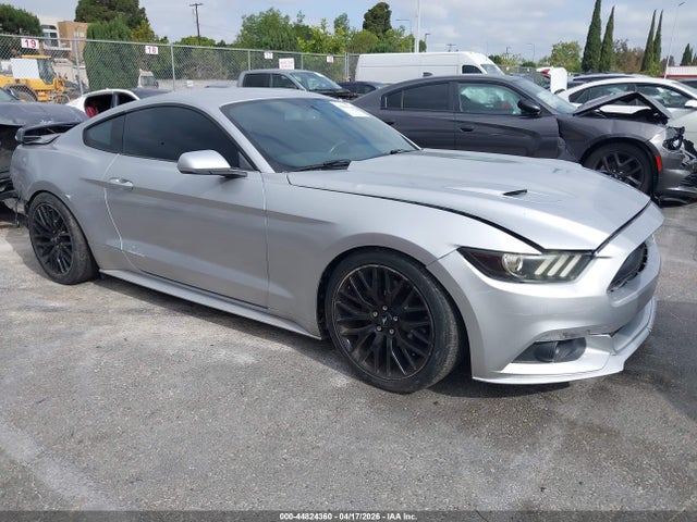 FORD MUSTANG V6 - 1