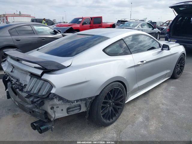 FORD MUSTANG V6 - 4