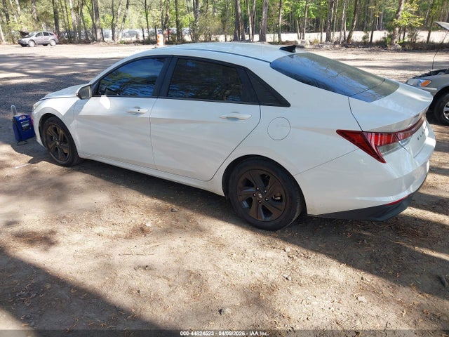 HYUNDAI ELANTRA SEL - 3