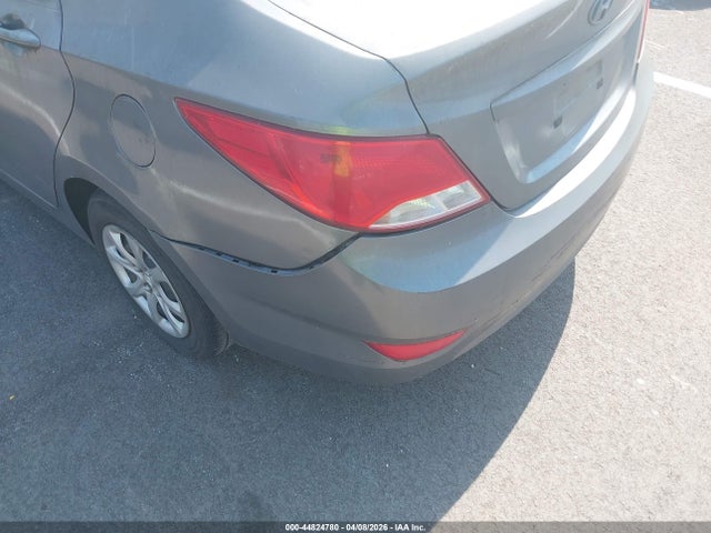 HYUNDAI ACCENT GLS - 6