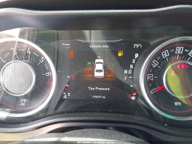 DODGE CHALLENGER SXT - 7