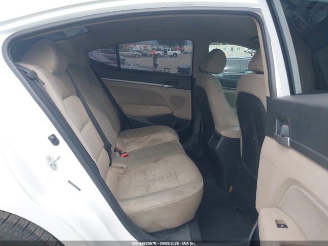 HYUNDAI ELANTRA SE - 8