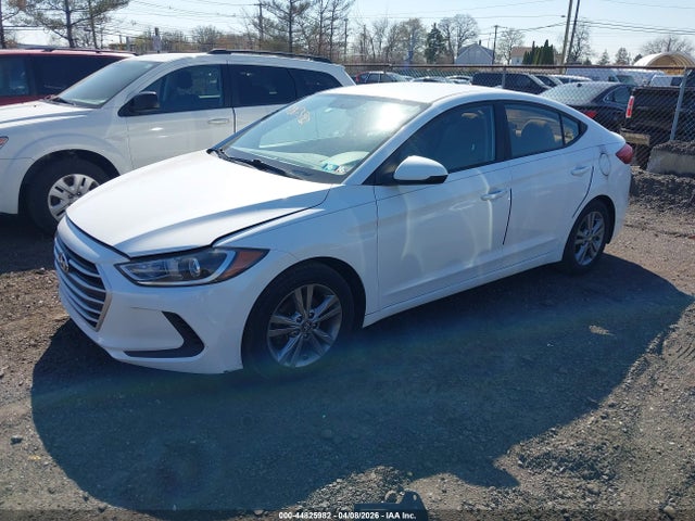 HYUNDAI ELANTRA SE - 2