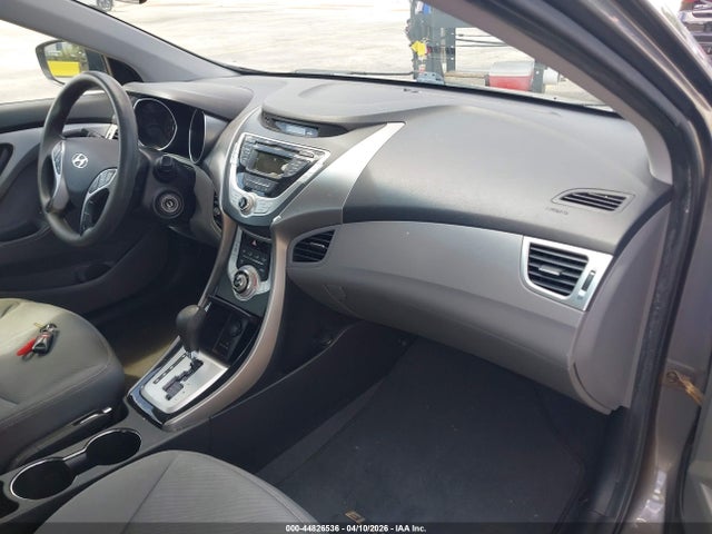 HYUNDAI ELANTRA GLS - 5