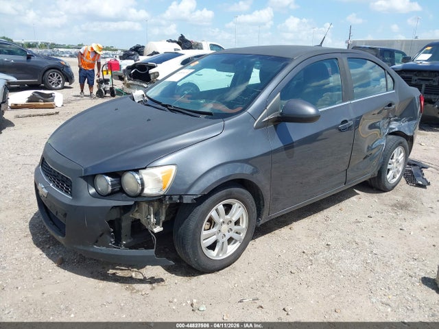 2013 Chevrolet SONIC LT AUTO 照片 2