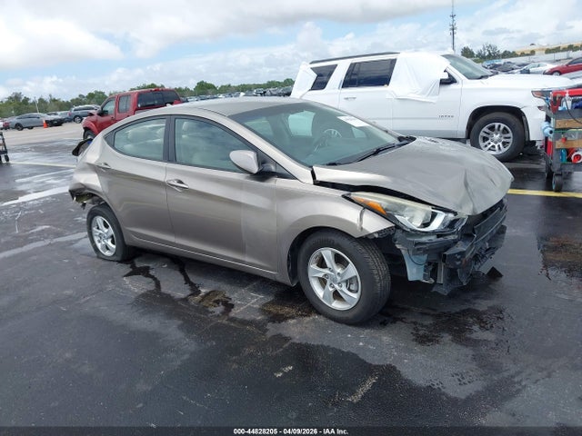 HYUNDAI ELANTRA SE - 1