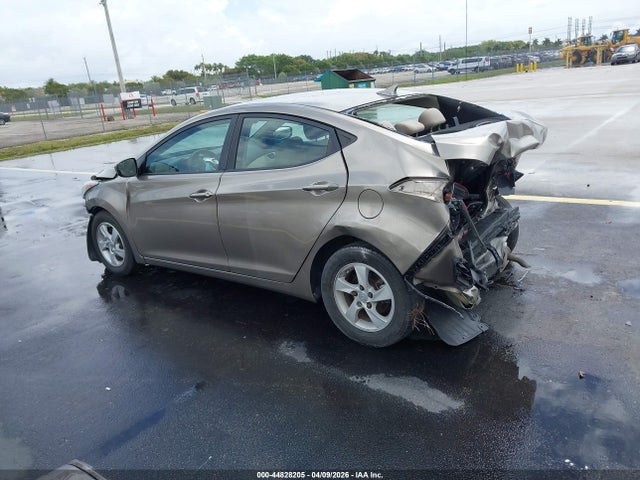 HYUNDAI ELANTRA SE - 3