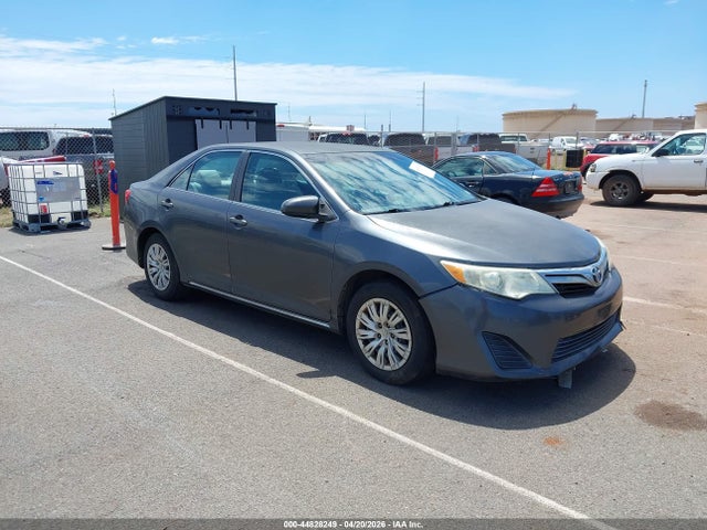 TOYOTA CAMRY - 1