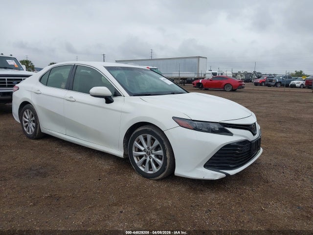 TOYOTA CAMRY - 1
