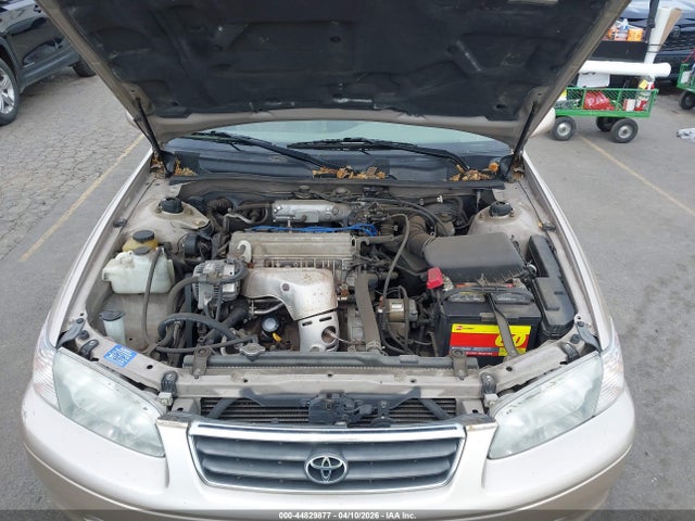 TOYOTA CAMRY - 10