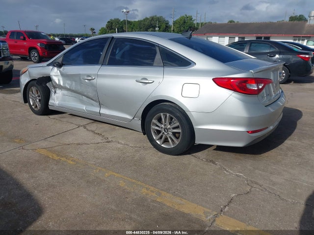 HYUNDAI SONATA SE - 3