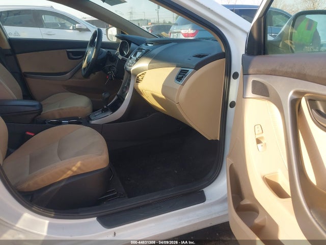 HYUNDAI ELANTRA GLS - 5