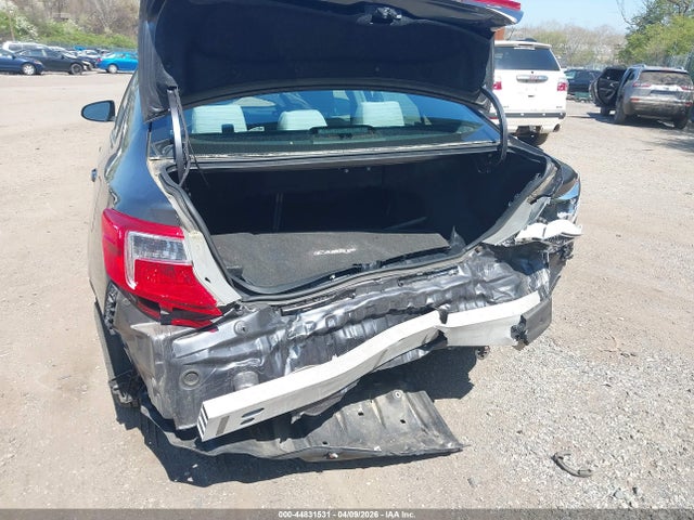 TOYOTA CAMRY - 6